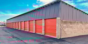 Pros and Cons of Renting a Storage Unit When Downsizing