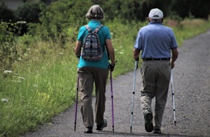 walking-5357721_640 (1)-1